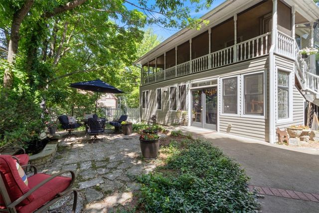 12 Summit Street, Eureka Springs, AR 72632