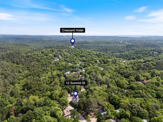 12 Summit Street, Eureka Springs, AR 72632