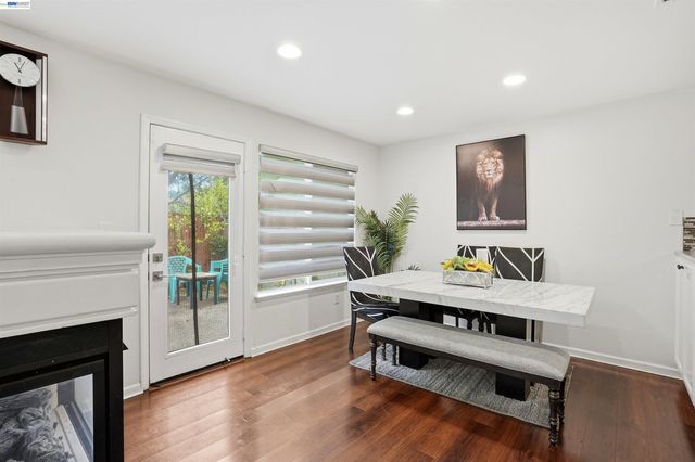 7721 Summerhill Pl, Castro Valley, CA 94552