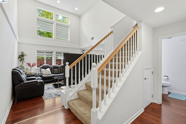 7721 Summerhill Pl, Castro Valley, CA 94552