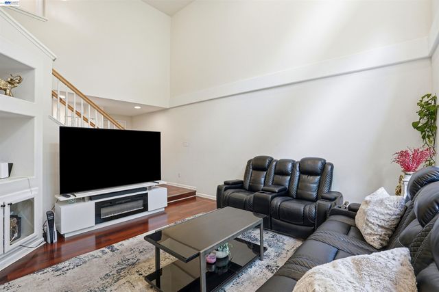 7721 Summerhill Pl, Castro Valley, CA 94552