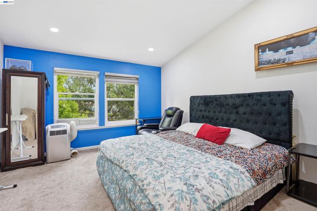 7721 Summerhill Pl, Castro Valley, CA 94552