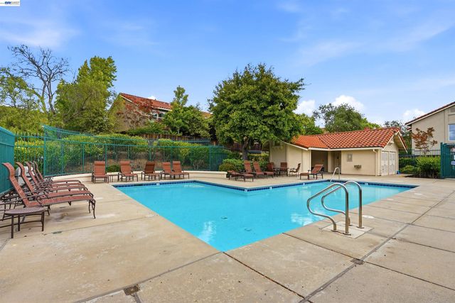 7721 Summerhill Pl, Castro Valley, CA 94552