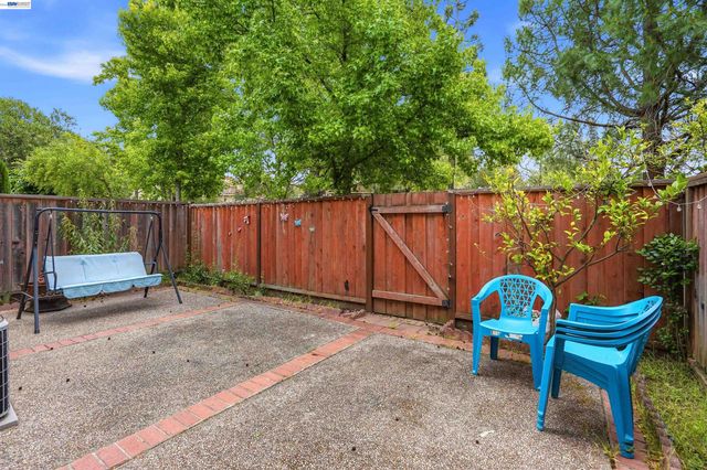 7721 Summerhill Pl, Castro Valley, CA 94552