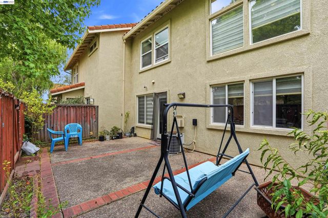 7721 Summerhill Pl, Castro Valley, CA 94552