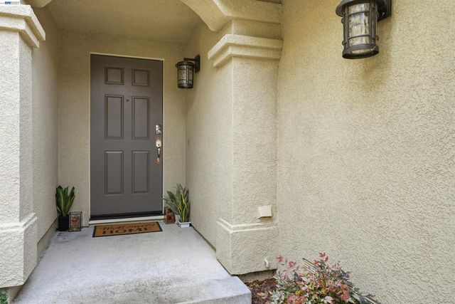 7721 Summerhill Pl, Castro Valley, CA 94552