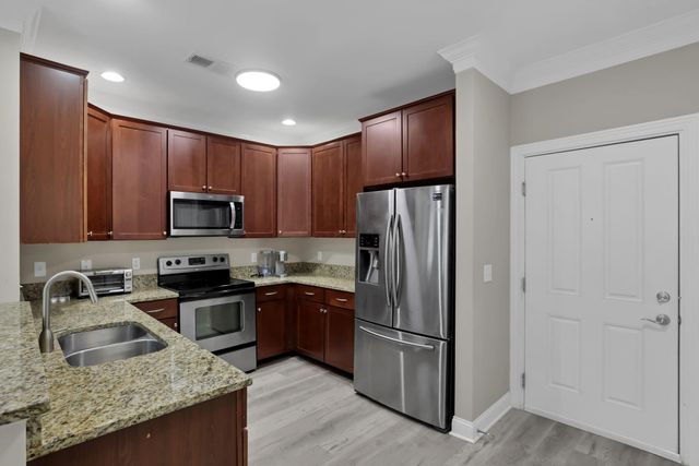 960 Perry Street, 209, Columbus, OH 43215