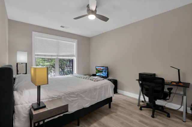 960 Perry Street, 209, Columbus, OH 43215