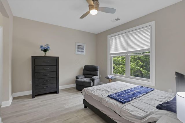 960 Perry Street, 209, Columbus, OH 43215