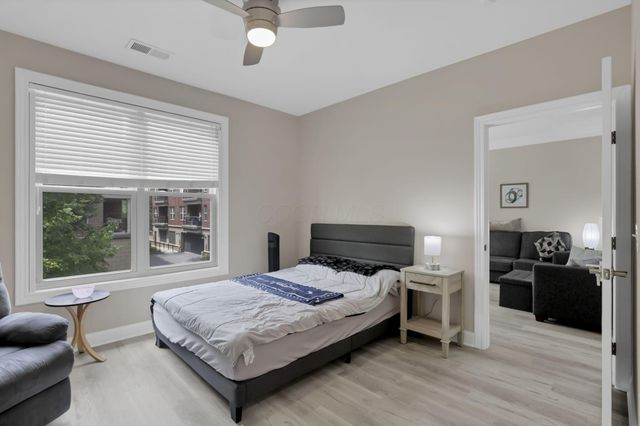 960 Perry Street, 209, Columbus, OH 43215