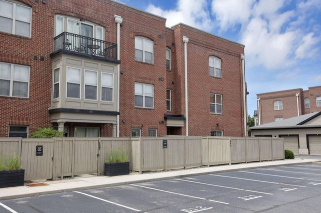 960 Perry Street, 209, Columbus, OH 43215