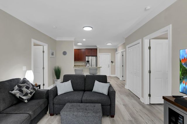 960 Perry Street, 209, Columbus, OH 43215