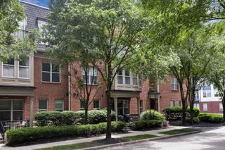 960 Perry Street, 209, Columbus, OH 43215