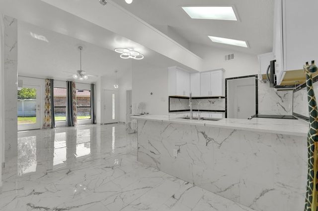 2129 Stradivarius Lane, Carrollton, TX 75007