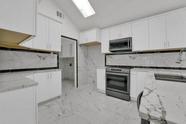 2129 Stradivarius Lane, Carrollton, TX 75007