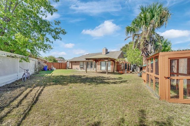 2129 Stradivarius Lane, Carrollton, TX 75007