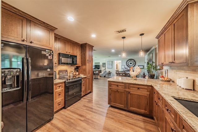 1806 Hilltop Lane, Pantego, TX 76013