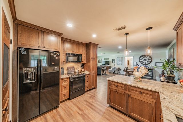 1806 Hilltop Lane, Pantego, TX 76013