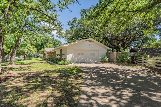 1806 Hilltop Lane, Pantego, TX 76013