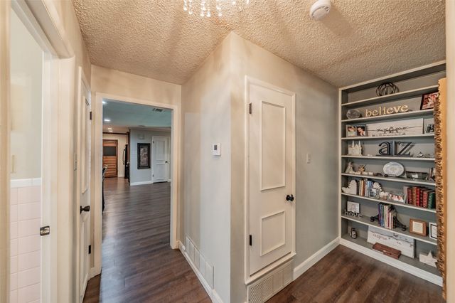 1806 Hilltop Lane, Pantego, TX 76013
