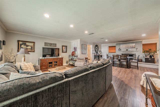 1806 Hilltop Lane, Pantego, TX 76013