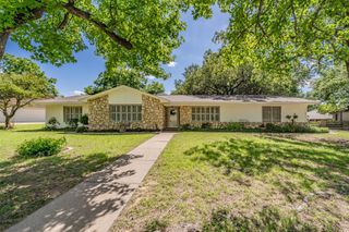 1806 Hilltop Lane, Pantego, TX 76013