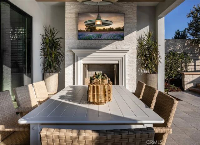 27546 Juniper Lane, Valencia, CA 91381