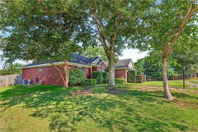 1628 Ashmoor Drive W, Mobile, AL 36695
