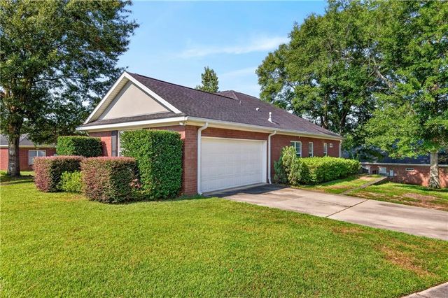 1628 Ashmoor Drive W, Mobile, AL 36695