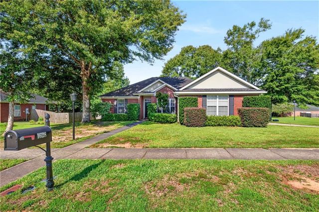 1628 Ashmoor Drive W, Mobile, AL 36695
