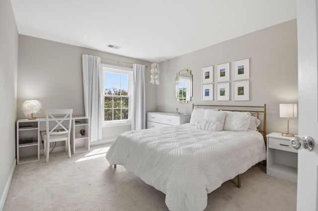 16643 SPACE MORE CIR, Woodbridge, VA 22191