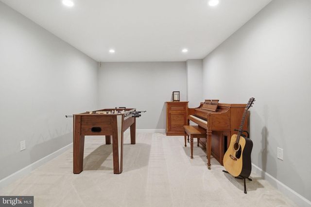 16643 SPACE MORE CIR, Woodbridge, VA 22191