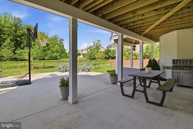16643 SPACE MORE CIR, Woodbridge, VA 22191