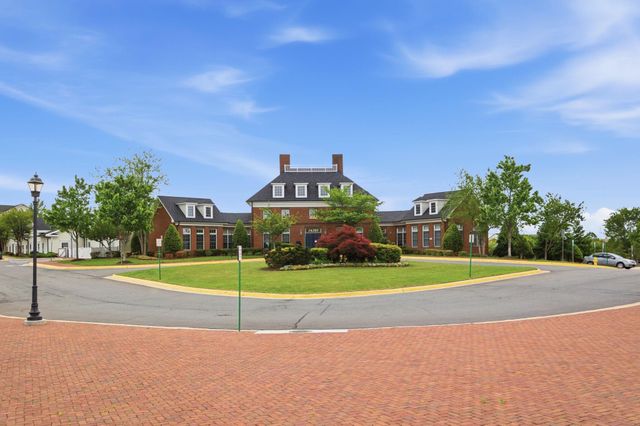 16643 SPACE MORE CIR, Woodbridge, VA 22191