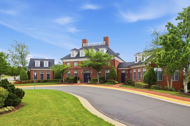 16643 SPACE MORE CIR, Woodbridge, VA 22191