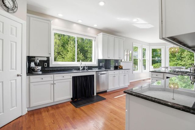 16643 SPACE MORE CIR, Woodbridge, VA 22191