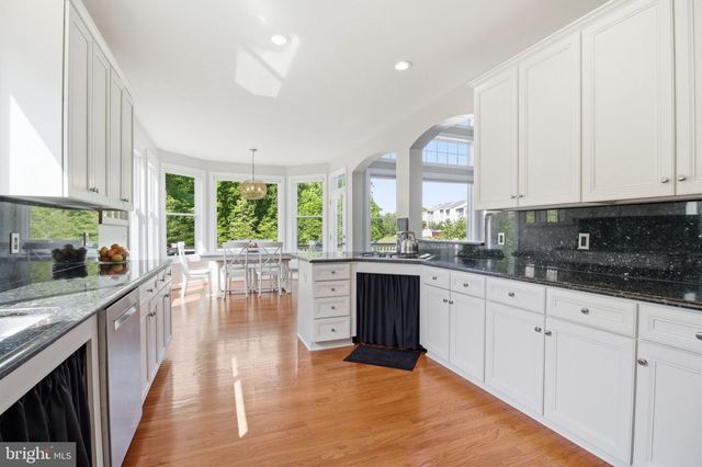 16643 SPACE MORE CIR, Woodbridge, VA 22191