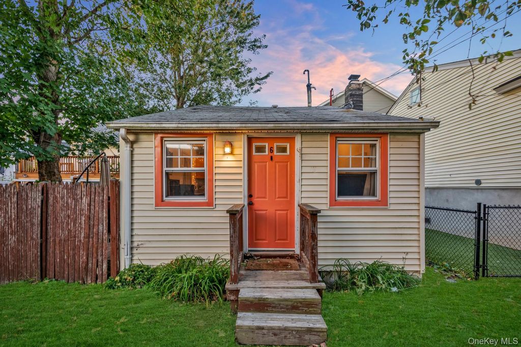 6 Edwin Court, East Rockaway, NY 11518 — exterior