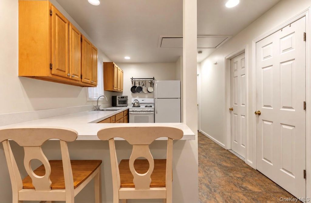 6 Edwin Court, East Rockaway, NY 11518 — photo 5