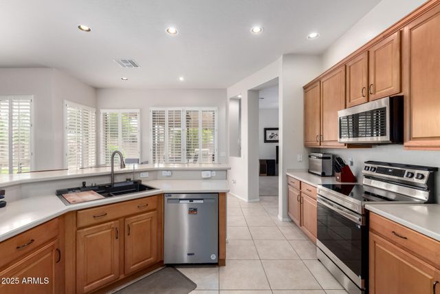 6581 S SALT CEDAR Place, Chandler, AZ 85249