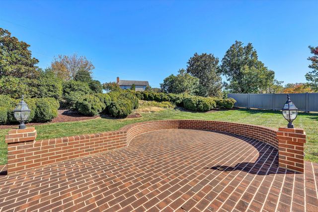 7323 La Marre CIR, Roanoke, VA 24019