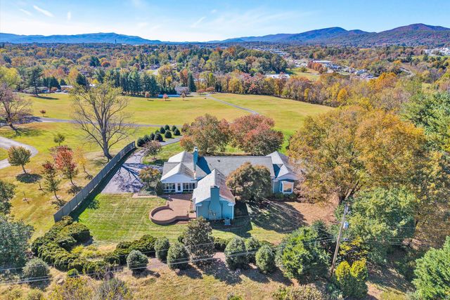 7323 La Marre CIR, Roanoke, VA 24019