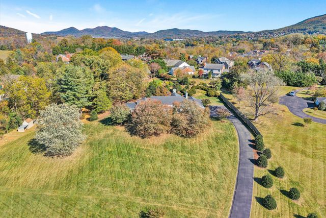 7323 La Marre CIR, Roanoke, VA 24019