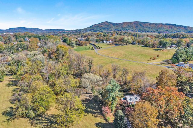 7323 La Marre CIR, Roanoke, VA 24019