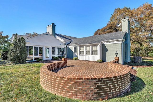 7323 La Marre CIR, Roanoke, VA 24019