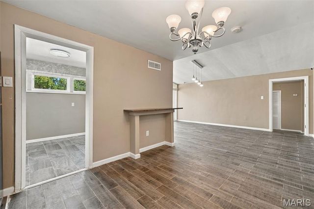 8408 Chalons Court, Berkeley, MO 63134