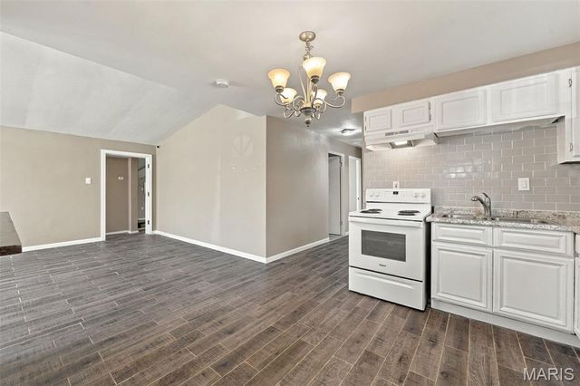8408 Chalons Court, Berkeley, MO 63134