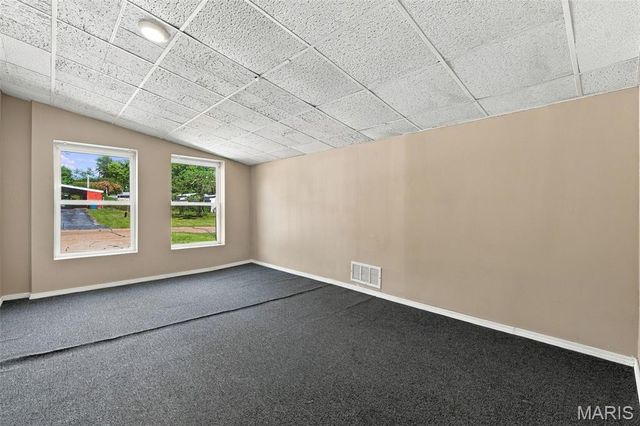 8408 Chalons Court, Berkeley, MO 63134