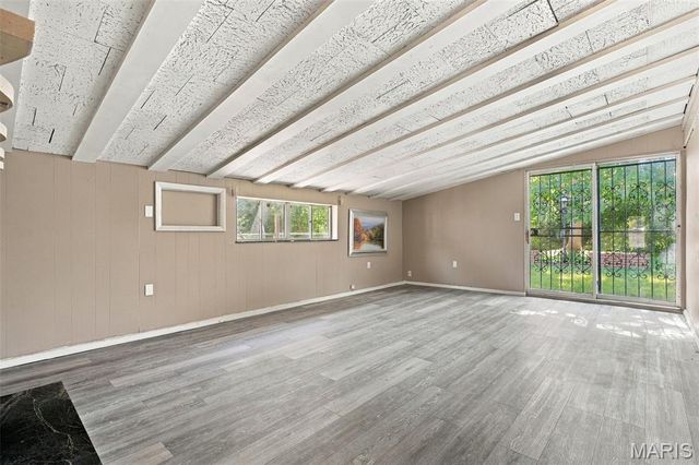 8408 Chalons Court, Berkeley, MO 63134