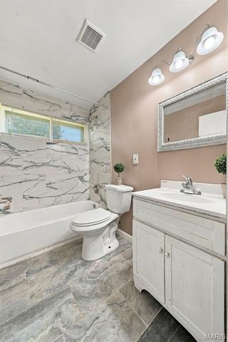 8408 Chalons Court, Berkeley, MO 63134